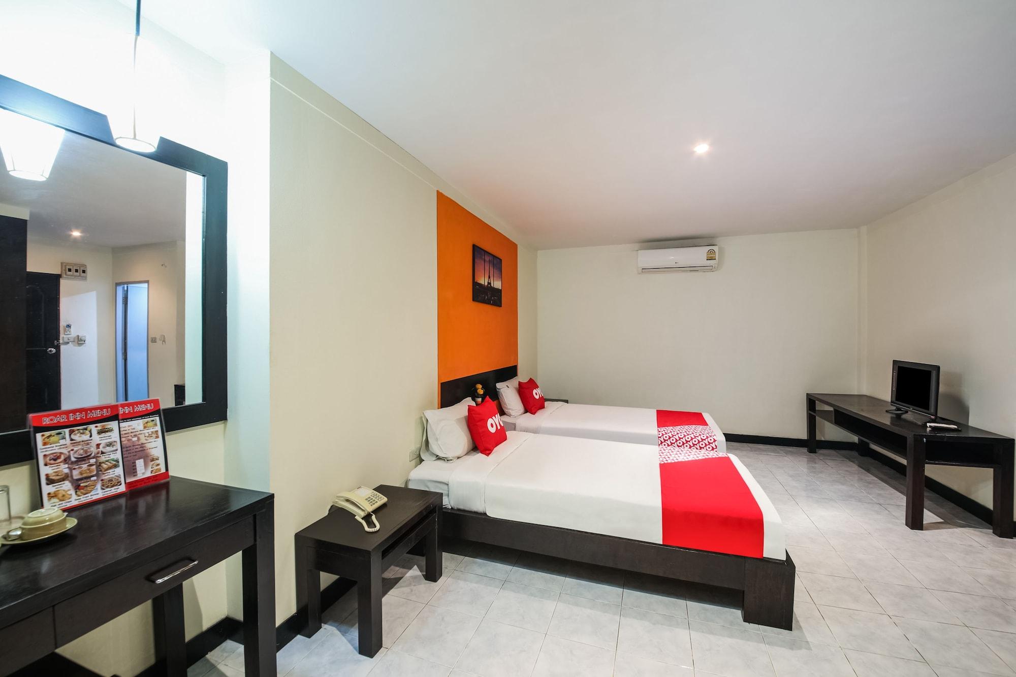 Oyo 244 Roar Inn Patong Ngoại thất bức ảnh