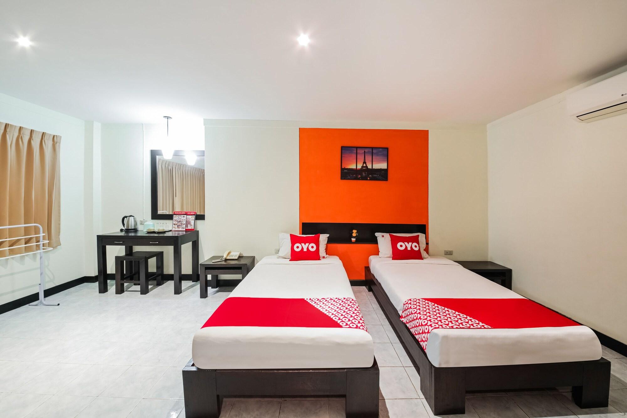 Oyo 244 Roar Inn Patong Ngoại thất bức ảnh