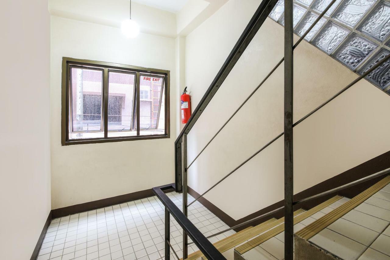Oyo 244 Roar Inn Patong Ngoại thất bức ảnh